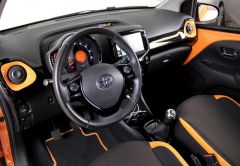 TOYOTA AYGO ESSENCE 2019 ORANGE 39473 km