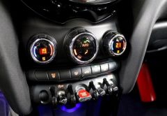 MINI MINI 5 PORTES ESSENCE 2017 BLAZING RED 44123 km