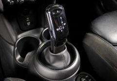 OCCASION MINI MINI 5 PORTES COOPER 136CH ISLINGTON BVA7 PACK PIANO BLACK EXTERIEUR