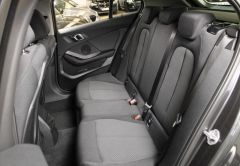 BMW SERIE 1 ESSENCE 2020 GRIS MTAL 47414 km