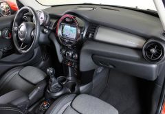 MINI MINI 5 PORTES ESSENCE 2018 SOLARIS ORANGE 68921 km
