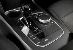 BMW SERIE 1 ESSENCE 2020 GRIS MTAL 47721 km