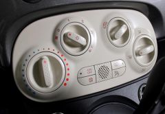 FIAT 500 C ESSENCE 2020 GRIS MTAL 55621 km