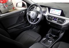 BMW SERIE 1 ESSENCE 2020 ROUGE 26586 km