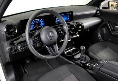 MERCEDES CLASSE A ESSENCE 2021 BLANC 86765 km