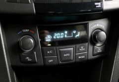 SUZUKI SWIFT ESSENCE 2017 BLANC 49621 km