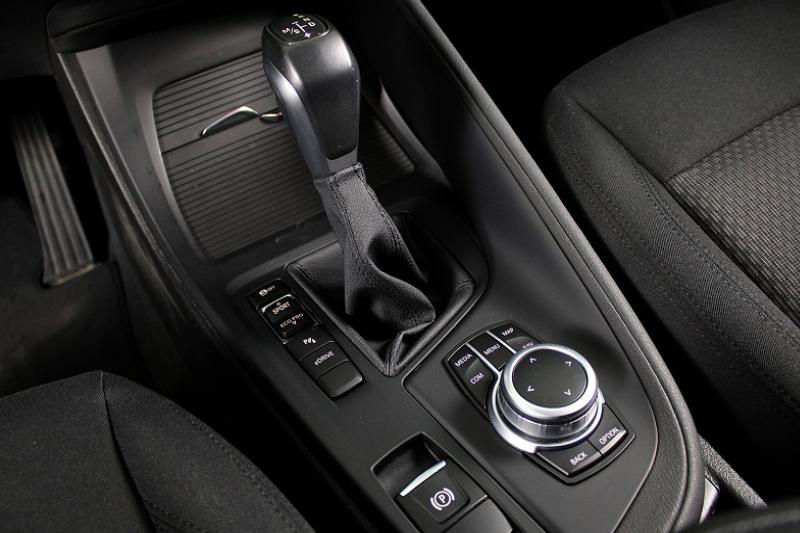 BMW X1 (F48) XDRIVE25EA 220CH BUSINESS DESIGN TOIT OUVRANT PANORAMIQUE - photo 7