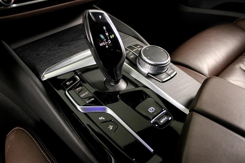 BMW SERIE 6 GRAN TURISMO (G32) 620D XDRIVE 190CH LOUNGE TOIT OUVRANT PANORAMIQUE - photo 10