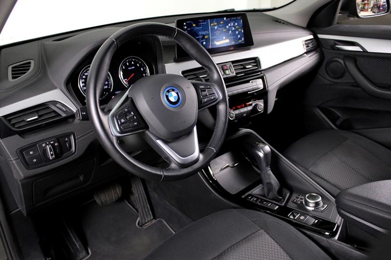 BMW X2 (F39) XDRIVE 25E BUSINESS DESIGN BVA6 TOIT OUVRANT PANORAMIQUE - photo 4