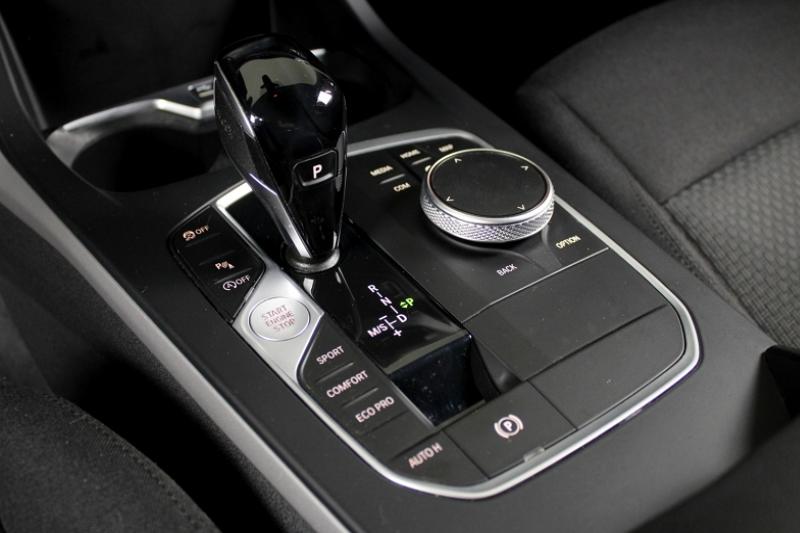 BMW SERIE 1 (F40) 118IA 140CH BUSINESS DESIGN DKG7 - photo 4