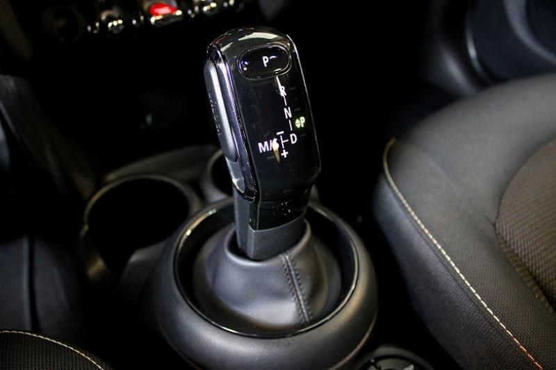 MINI MINI 5 PORTES COOPER D 116CH BUSINESS DESIGN BVA7 - photo 7