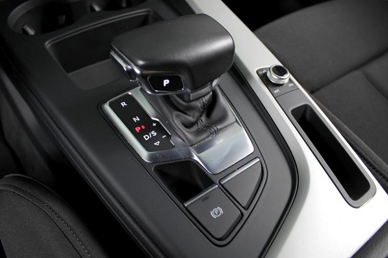 AUDI A4 V (3) 30 TDI 136CH BUSINESS LINE S TRONIC 7 - photo 4