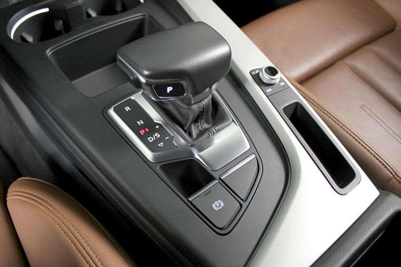 AUDI A4 30 TDI 136CH DESIGN S TRONIC 7 - photo 7